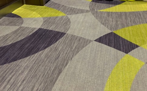 藍狐貍家的花地毯童話故事