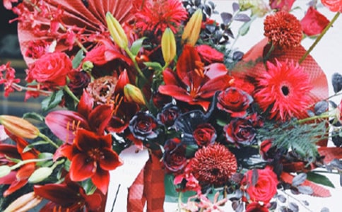 婚慶花籃用什么花 有哪些常用花