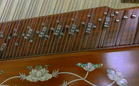 �P�ٵ�һ����꼉����300��