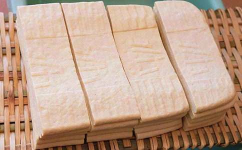 賣豆腐的小姑娘作文