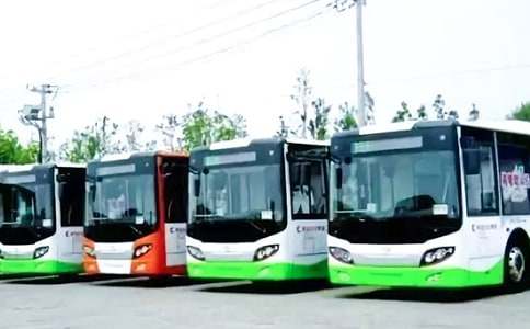 公交車(chē)上的感動(dòng)_600字