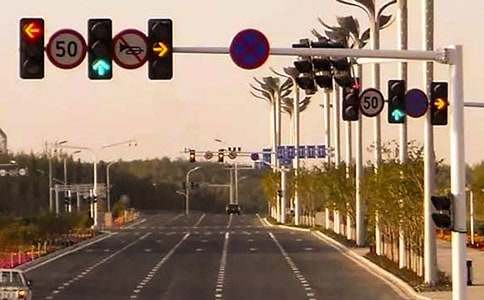 �����_܇���ɻ��A(ch��)ƪ֮�t�G�����R(sh��)