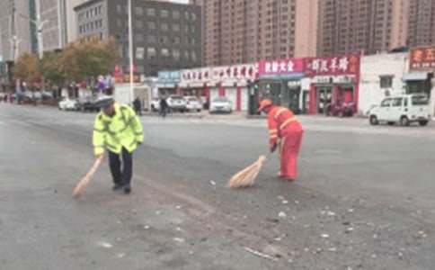 關(guān)于環(huán)衛(wèi)工的作文初一