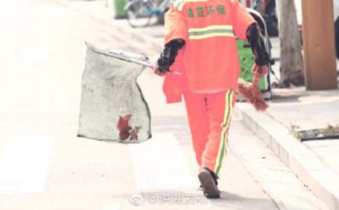 環(huán)衛(wèi)工人掃雪的作文(精選28篇)