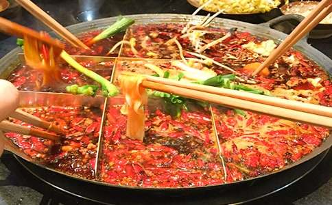 何靜火鍋舞歌詞