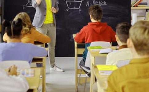 ����˼��Ʒ��(y��u)��̰��O(sh��)Ӌ(j��)����ϧ�ܽ����ęC(j��)��