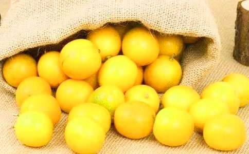 我愛(ài)金桔,更愛(ài)溫暖有才的你作文