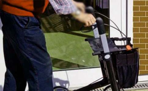 ����Ժ֮������800��