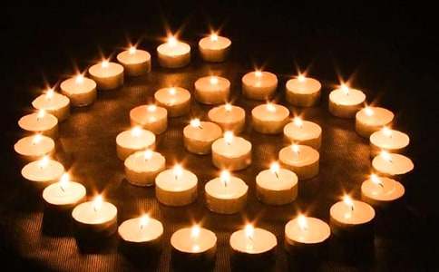 幸福在蠟燭下閃耀作文