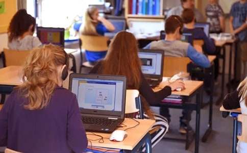 ��������Ո��W�ʂ乤������Щ