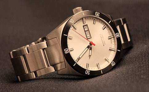 【熱】未來(lái)的手表作文