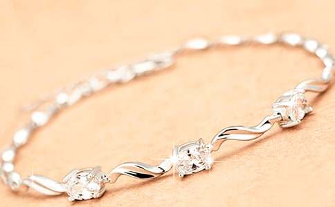 平淡的生活有木手鏈-寫人抒情作文800字