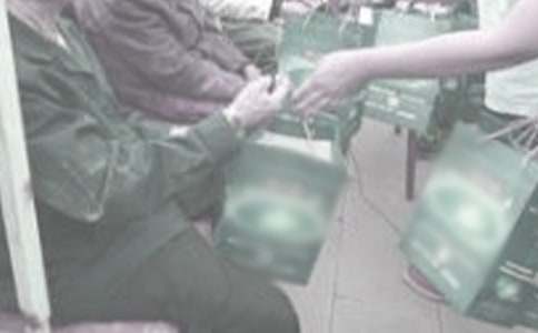 小明給我送禮物作文