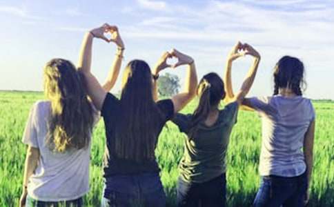 難忘的同學(xué)們作文三篇