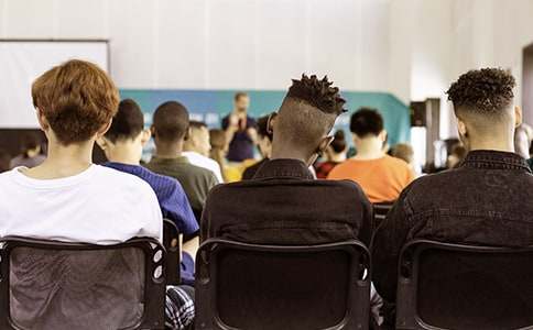 �и����ĳ����~�R