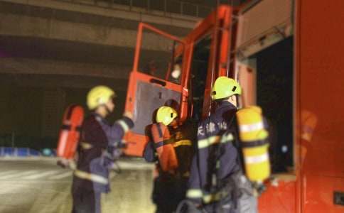 �P(gu��n)��������ȫ�̰�ģ�壨���x5ƪ��