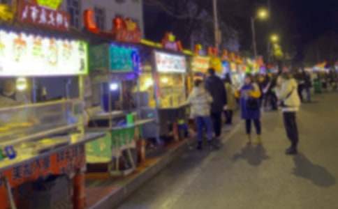 逛夜市400字作文