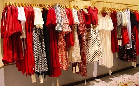 С������I(l��ng)��̰�����?gu��)��·�����١?/></p>
<p>
	�����ڌW(xu��)У���g���ҳ�������ˌW(xu��)У��(y��u)Խ�ČW(xu��)��(x��)�l���͝����ČW(xu��)��(x��)�Շ����J(r��n)��W(xu��)��(x��)�˷��Ɍ��I(y��)Ӌ��Ҏ(gu��)�������P(gu��n)��(n��i)�ݣ�����У���gȡ�����õĳɿ�����Θs�@У�����W(xu��)�𼰇��Ҫ��W(xu��)�����߂���һ������Փ֪�R���A(ch��)��</p>
<p>
	�����ڌW(xu��)���Ļ��n�̵�ͬ�r����Ҳ�e�O����������������ڌ��`���oՓ��(d��n)�ΰ�ɲ����M(j��n)���Ј��{(di��o)�������ӌW(xu��)�����`�F(tu��n)�Ȼ�����Ҷ��e�OͶ�룬�t̓֔(j��n)�����F(tu��n)�Y(ji��)ͬ�W(xu��)���Կ��̈́ڣ��ܺõ�����˸���΄�(w��)�����F(xi��n)���^��(qi��ng)���c�F(tu��n)����к������������I(l��ng)��(d��o)�ͽM�����������õĭh(hu��n)���m��(y��ng)������</p>
<p>
	������Ӌ��C(j��)�������Ҍ�office�k��ϵ�y(t��ng)ܛ�����쾚�����������ѽ�(j��ng)ͨ�^ȫ��Ӌ��C(j��)������ԇ(�����T���e)���ڳ��W(xu��)У�_�O(sh��)���n���⣬��߀�ԌW(xu��)�˾W(w��ng)�j(lu��)��(sh��)��(j��)�����W(w��ng)�������ƽ���O(sh��)Ӌ��֪�R���ܺõس䌍���Լ��ĘI(y��)�������������Լ��Č����������õĻ��A(ch��)����Ŀǰ��ֹ�����������˱����I(y��)�Ļ��A(ch��)֪�R�����P(gu��n)�W(w��ng)�j(lu��)�Ļ���֪�R������֮�⣬��Ӌ��C(j��)�Đۺ�׌�Ҍ�Ӌ��C(j��)��һ�����˽���������һ���ľ�����������Ӣ�Z��(y��ng)��������ԇ����ȡ�������õĳɿ������ͨ�^��Ӣ�Z��������ԇ�����u��Ʒ�W(xu��)�惞(y��u)�ĺÌW(xu��)����</p>
<p>
	����������У���g���F(xi��n)���ã��ҵČW(xu��)��(x��)�����������ܵ��ώ���ͬ�W(xu��)���ĺ��u�c�������W(xu��)��(x��)֮���������һ�����������������ۺÏV������������������X���赸���\�ӵȵȶ��ѽ�(j��ng)�ɞ��������в��ɻ�ȱ��һ���֡�����������@Щ�S���ČW(xu��)��(x��)�����(j��ng)��������������(x��)�T��׌�Ҿ߂��˺܏�(qi��ng)�ČW(xu��)��(x��)�������M���c�f(xi��)�{(di��o)����;Ҳ����������C�����|(zh��)�������õ����^�����ߣ�׌��׃����һ�����B��(qi��ng)���Լ���׃����һ�����ڞ������I(xi��n)�����p����</p>
<p>
	�������Ե������뮔(d��ng)܊�ٵ�ʿ������һ����ʿ��!��(d��ng)һ���˝M���ڬF(xi��n)������ô�@���˾Ͳ�����ǰ�M(j��n)һ��������һ��ϲ�g���M(j��n)�����p����Ҳ��һ������������Є�(chu��ng)�¾�������p�ˣ�����ƴ��������ð�U�������_���Լ�������!���ݵ�������ܽo��?gu��)��������ϵĝM����ֻ�в��������(zh��n)���������������µĳɹ��ŕ��o�Լ������ĥ�Z!������������������ģ�������Ҳ�Ͳ����Ўׂ��˿������õ������@����������������!</p>
<p>
	���������R���I(y��)����Ҫ�A���������Ĺ������ǌ���֪�R�ęz���Ҳ�ǌ�������������(zh��n)����ϣ���Լ��܉��~��̤������ĵ�һ�����Ҍ��Էe�O�M(j��n)ȡ�Ĺ����B(t��i)������������ڹ����в���������Լ�������Լ������Լ����Є�׌����϶��ҵ�������</p>
<p>��С������I(l��ng)��̰�����?gu��)��·�����١������P(gu��n)���£�</p><p><a target=