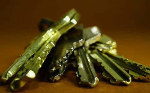 總有一把鑰匙屬于自已初二作文