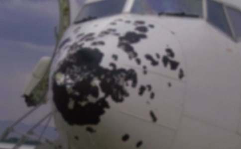 �߿��زą���������ײ�C(j��)�¼�