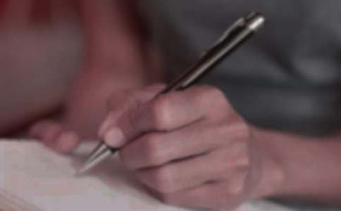 2018專八作文預(yù)測(cè)范文《盲目跟隨》