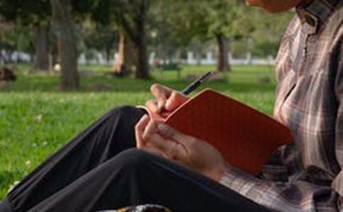 2021萬能作文素材12篇