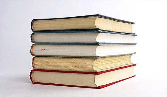 擁抱書本作文800字(通用12篇)